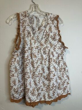 Floral Sleeveless Ruffle Tank Top - White & Tan